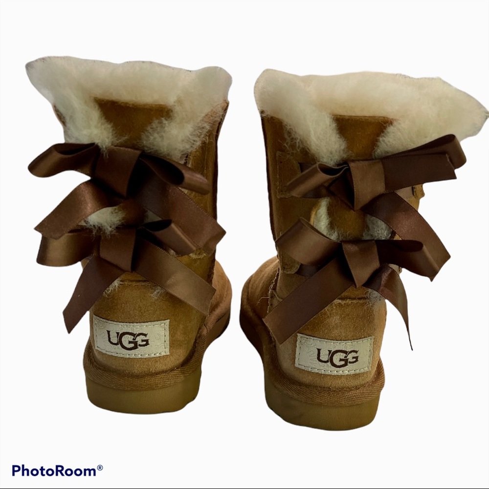 UGG Big Kids Bailey Bow II SZ 7